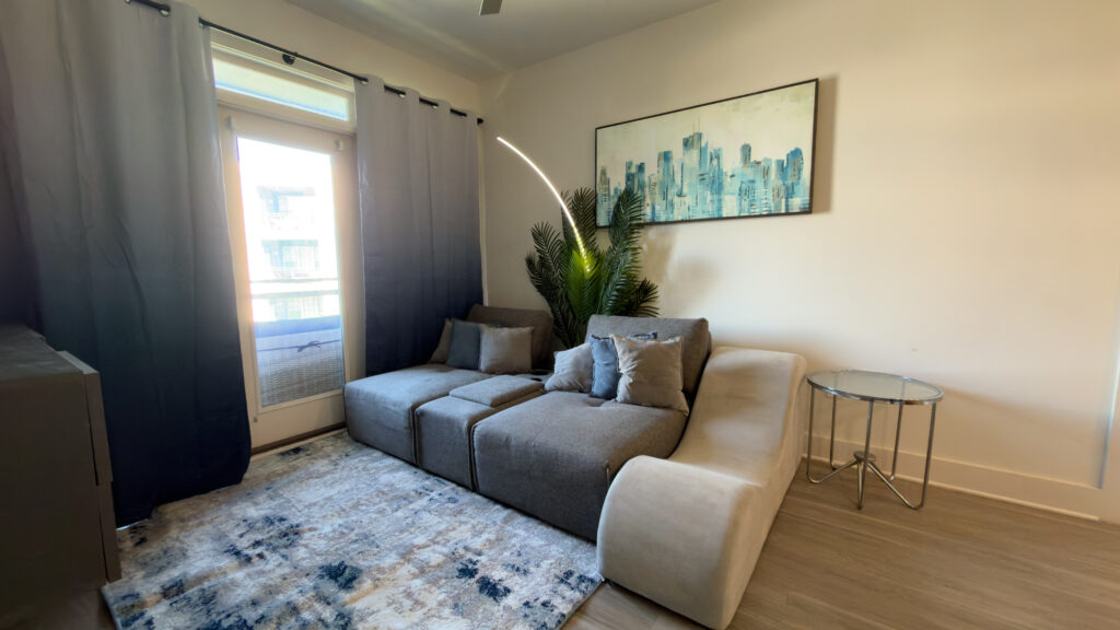 2B Midtown King Suite img 4108